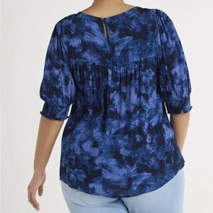 Terra & Sky Plus Size Smocked Blouse with Keyhole Back – 2X – 100% Rayon – EUC